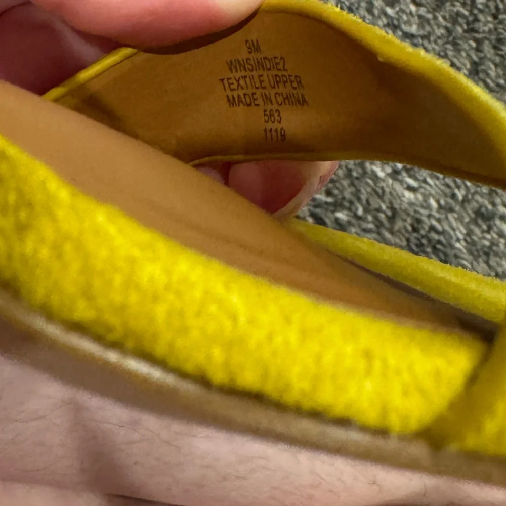 NWOT Nine West Sindie2 Yellow Velvet Heeled Sandals - Picture 4 of 6